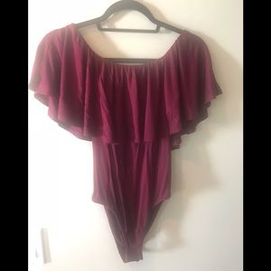 Off the shoulder bodysuit in burgundy.